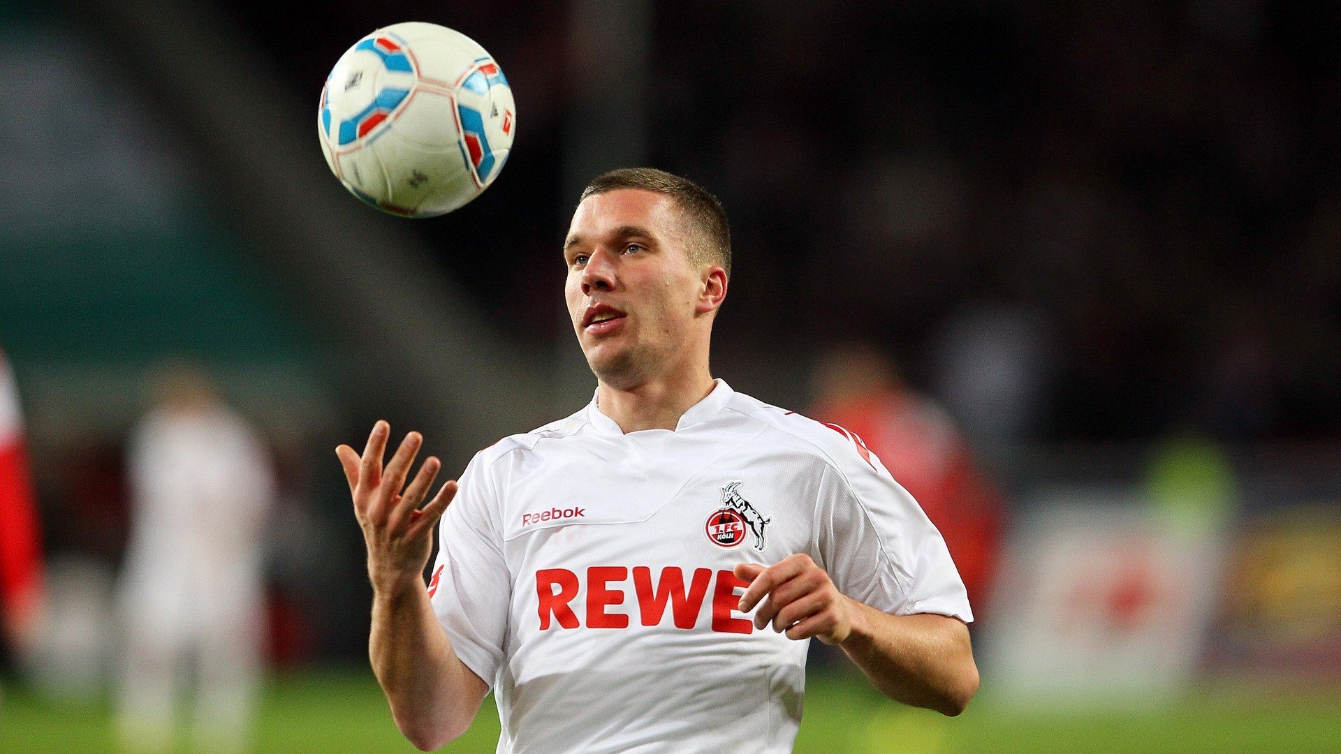 体育场馆应急疏散演练+迷你跑活动 观众在演习中完成运动